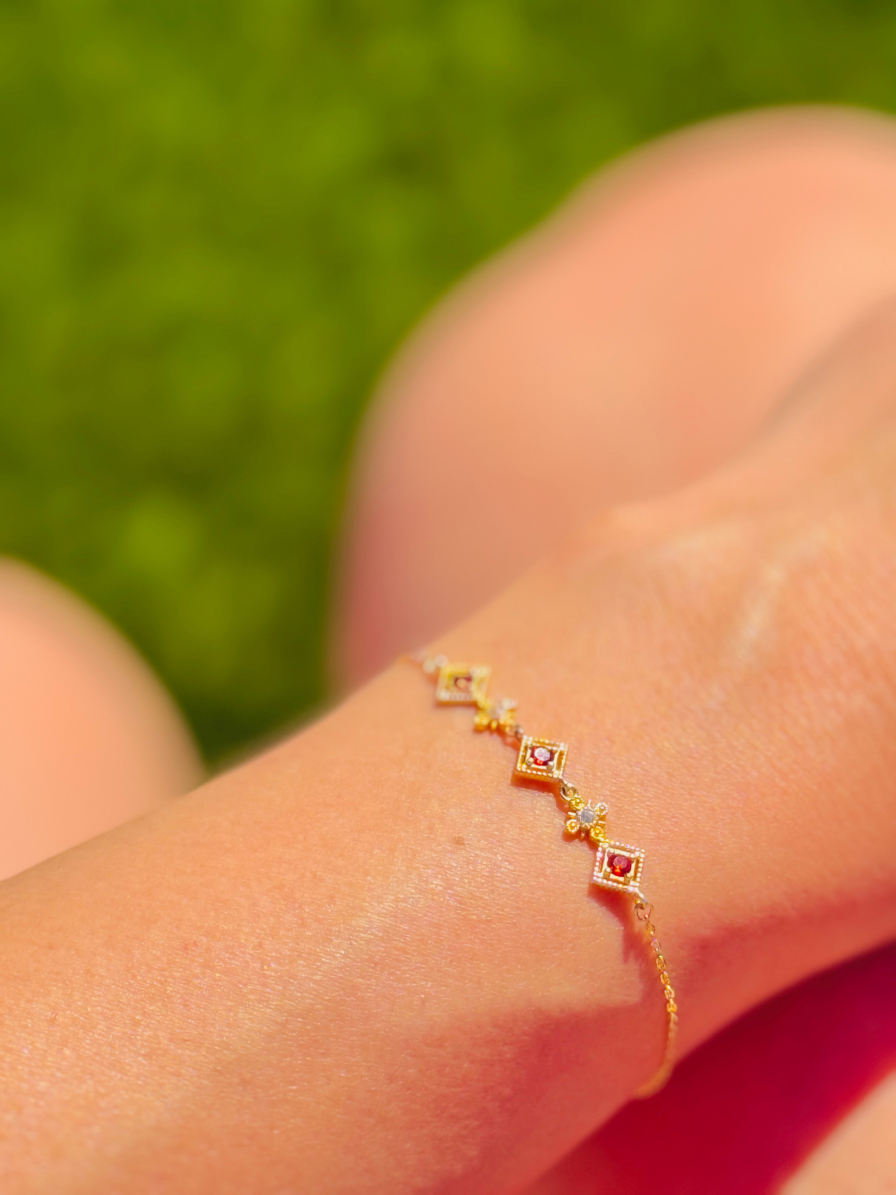 La Vie En Rouge Extra Fine Bracelet