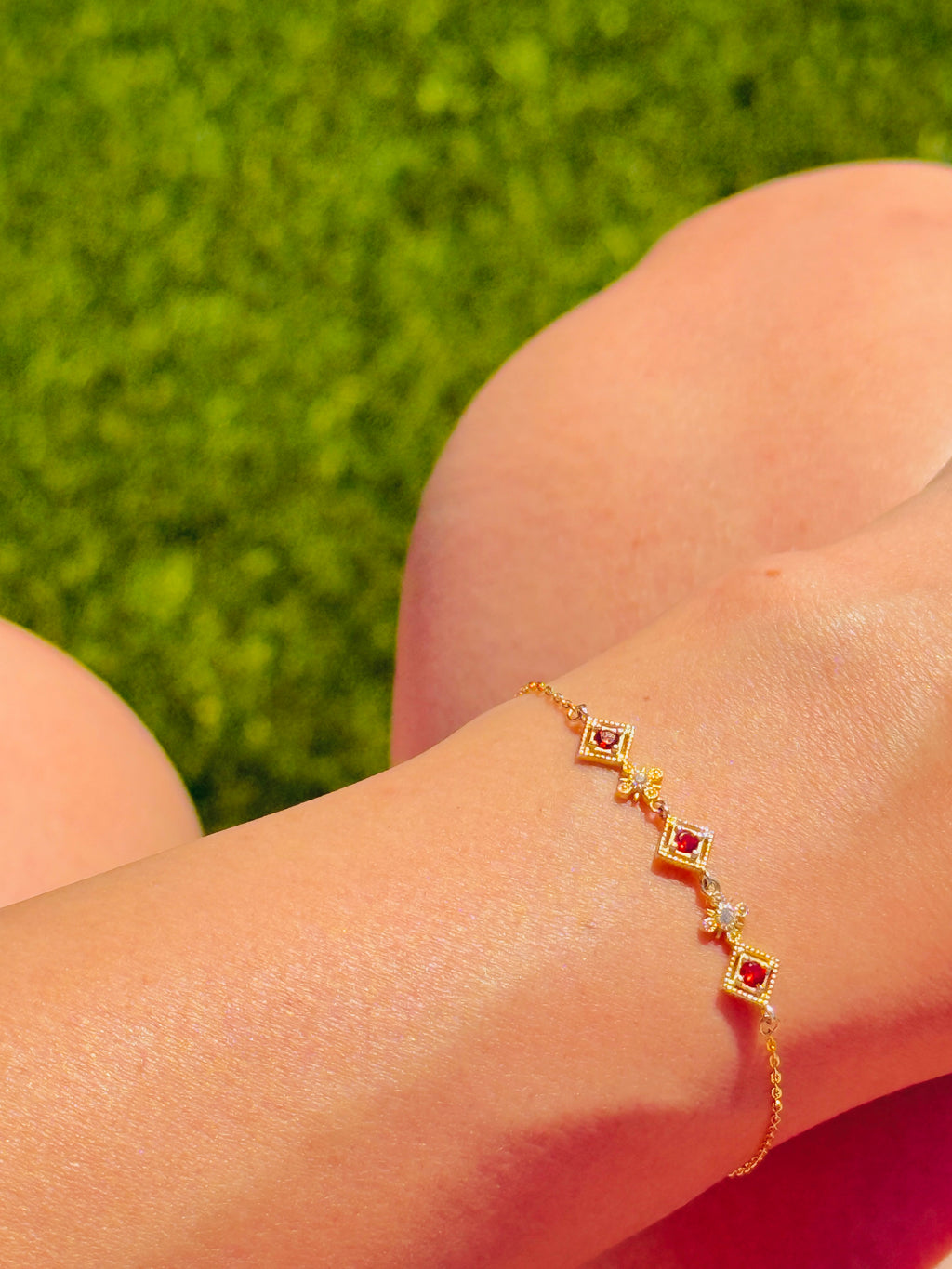 La Vie En Rouge Extra Fine Bracelet